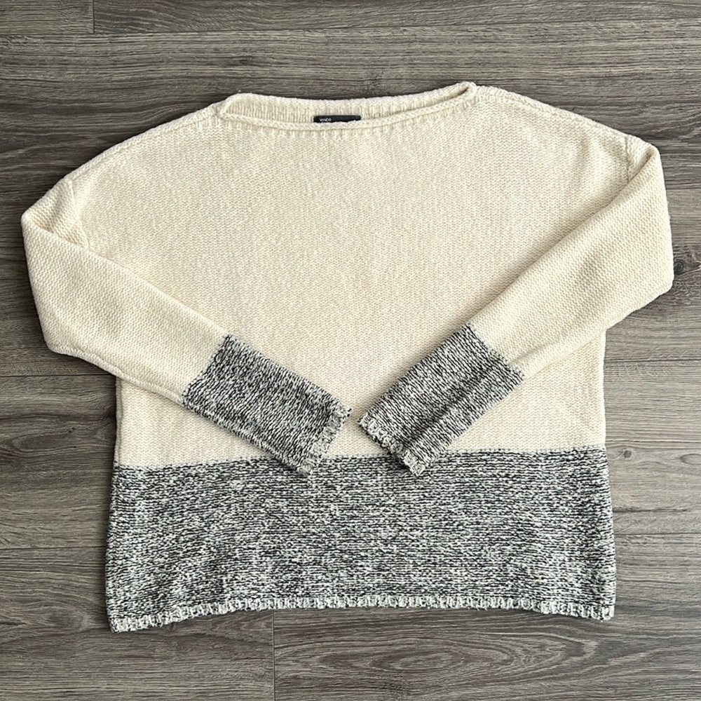 VINCE Wool Blend Sweater Size Small Relaxed Fit Neutral Silk Cashmere Minimalist